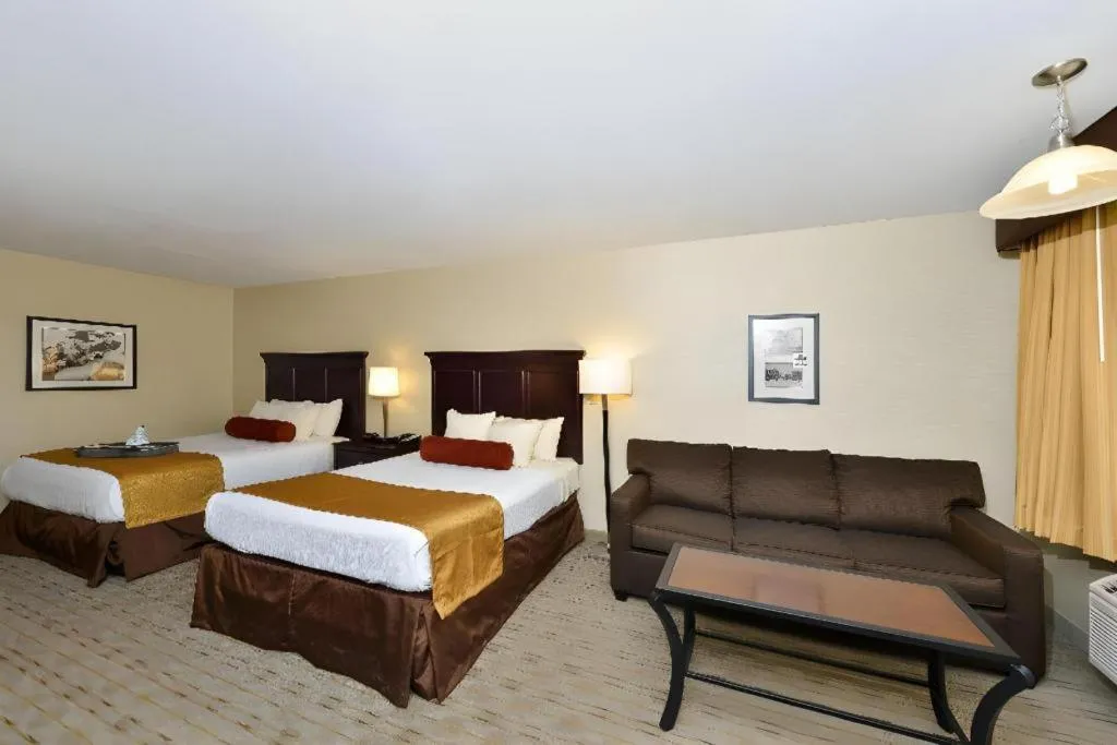 Bed in Best Western Frontier Motel