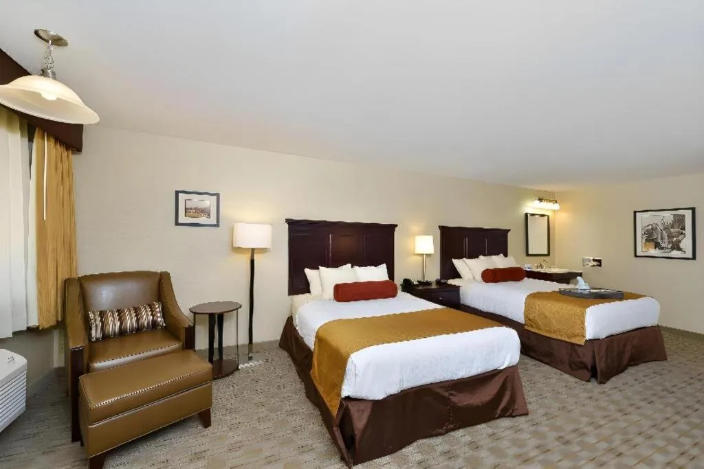 Bed in Best Western Frontier Motel