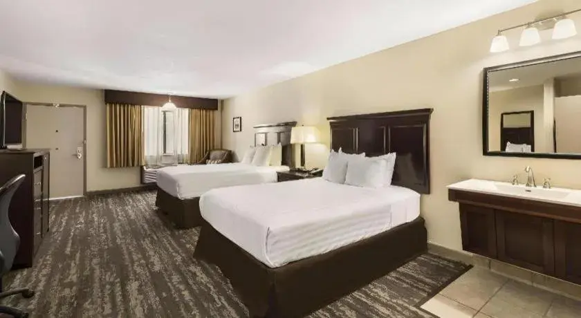 Bed in Best Western Frontier Motel Bed in Best Western Frontier Motel