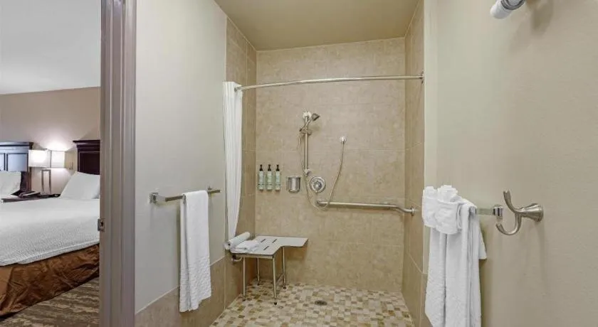 Bed in Best Western Frontier Motel