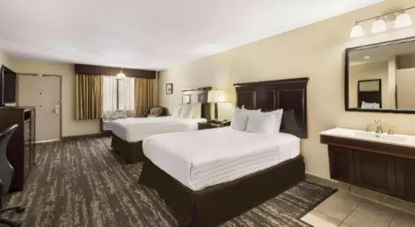 Bed in Best Western Frontier Motel Bed in Best Western Frontier Motel