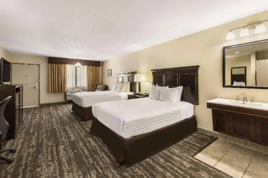 Bed in Best Western Frontier Motel Bed in Best Western Frontier Motel