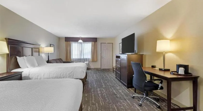 Bed in Best Western Frontier Motel