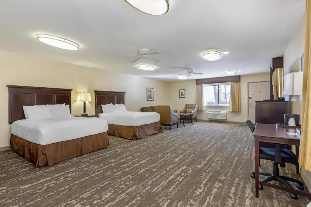 Bed in Best Western Frontier Motel