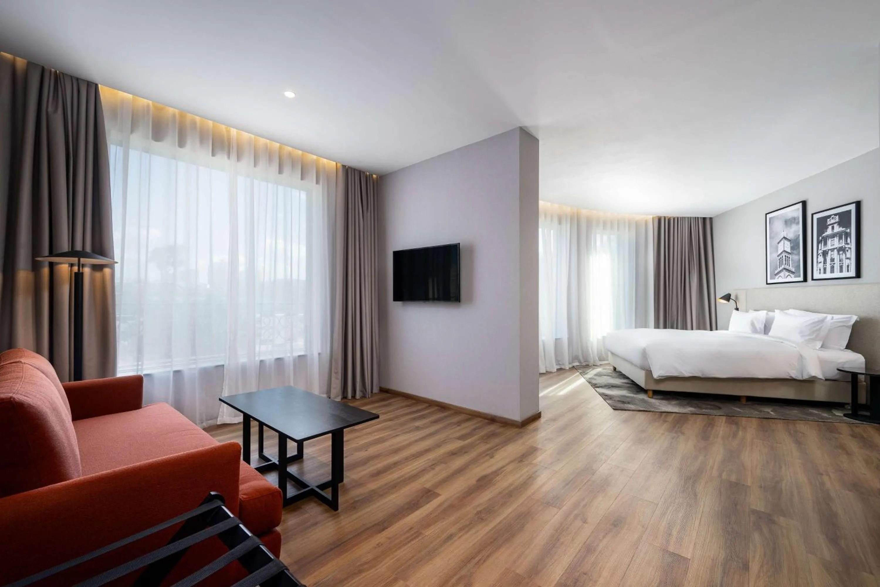 Photo of the whole room, Bed in Radisson Hotel Casablanca Gauthier La Citadelle