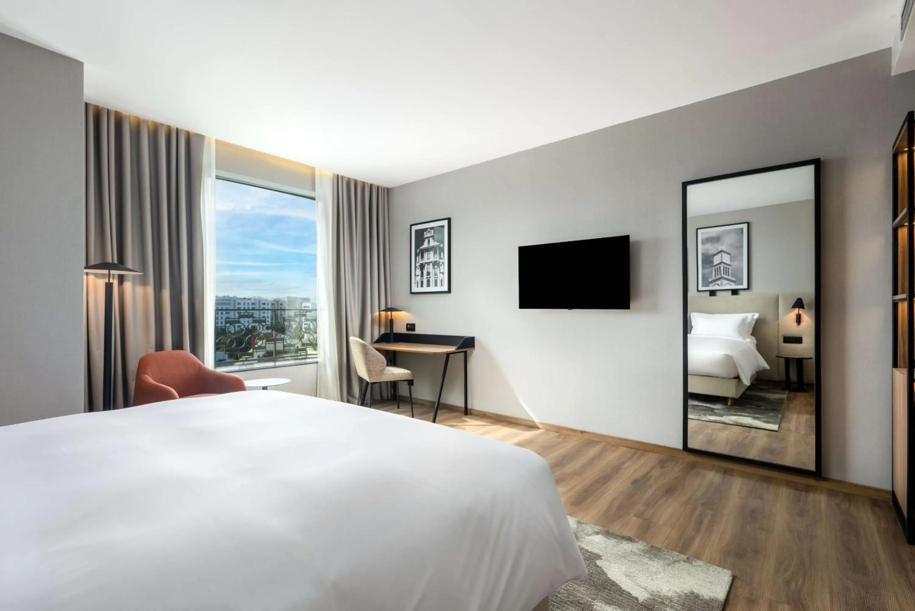 Bedroom, Bed in Radisson Hotel Casablanca Gauthier La Citadelle