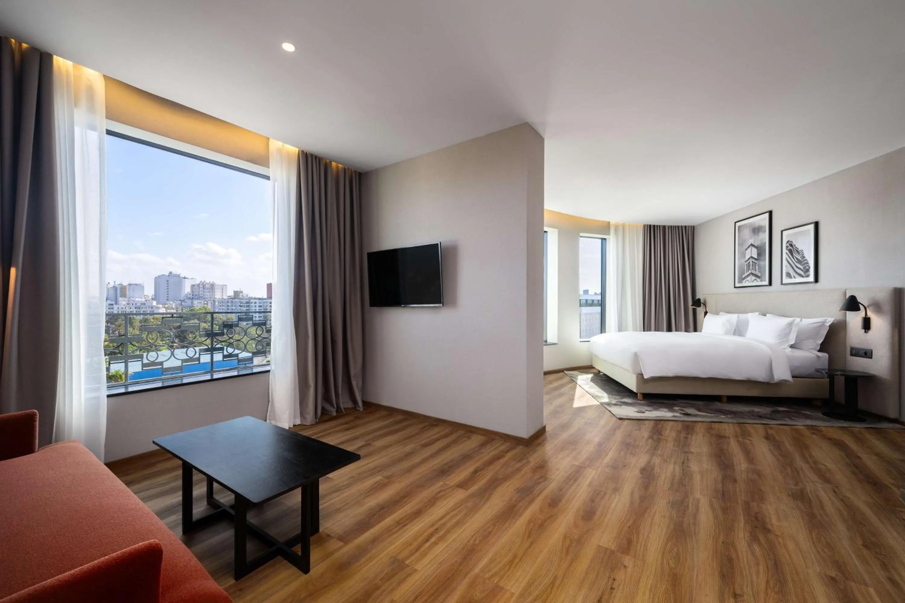 Photo of the whole room, Bed in Radisson Hotel Casablanca Gauthier La Citadelle