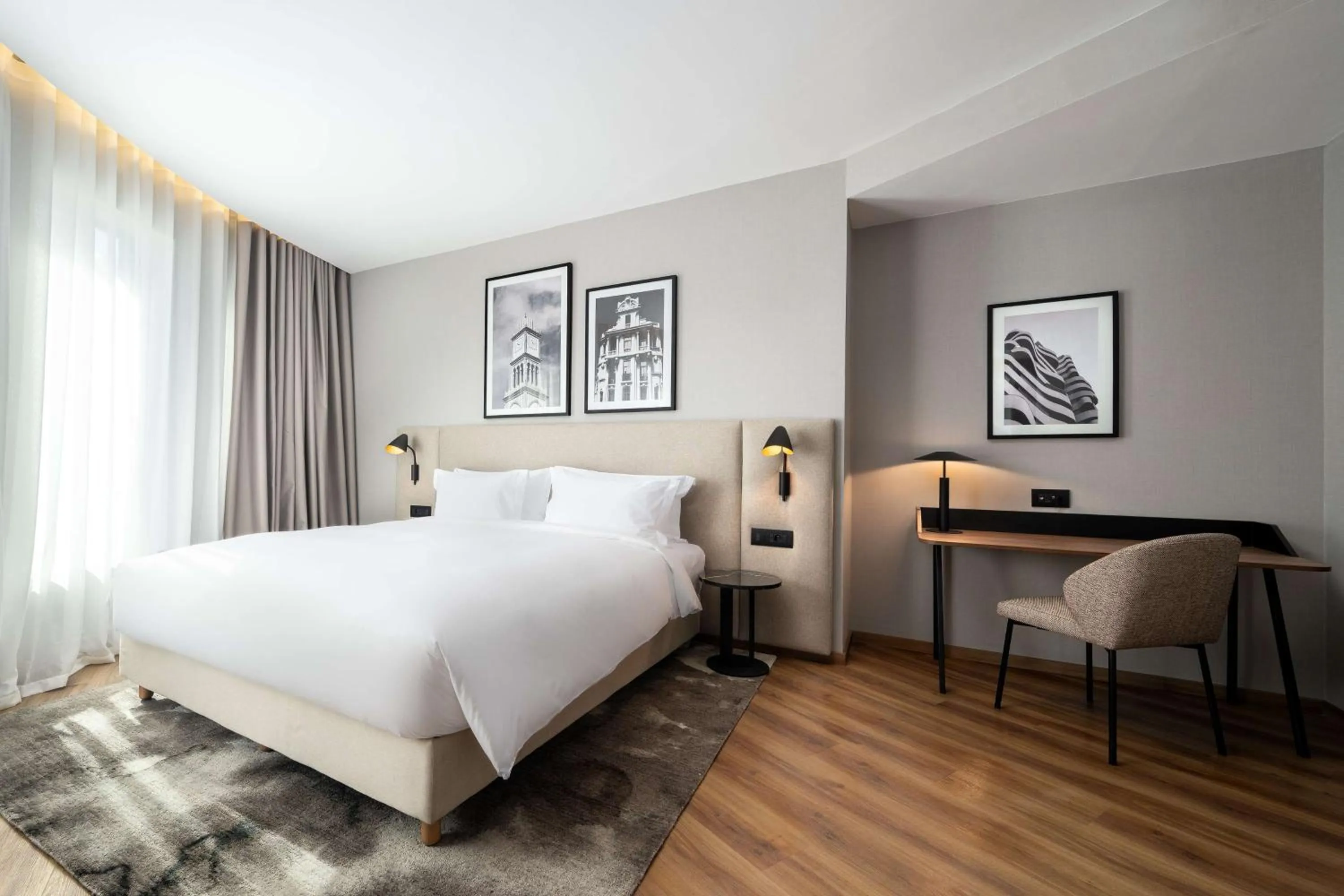 Photo of the whole room, Bed in Radisson Hotel Casablanca Gauthier La Citadelle