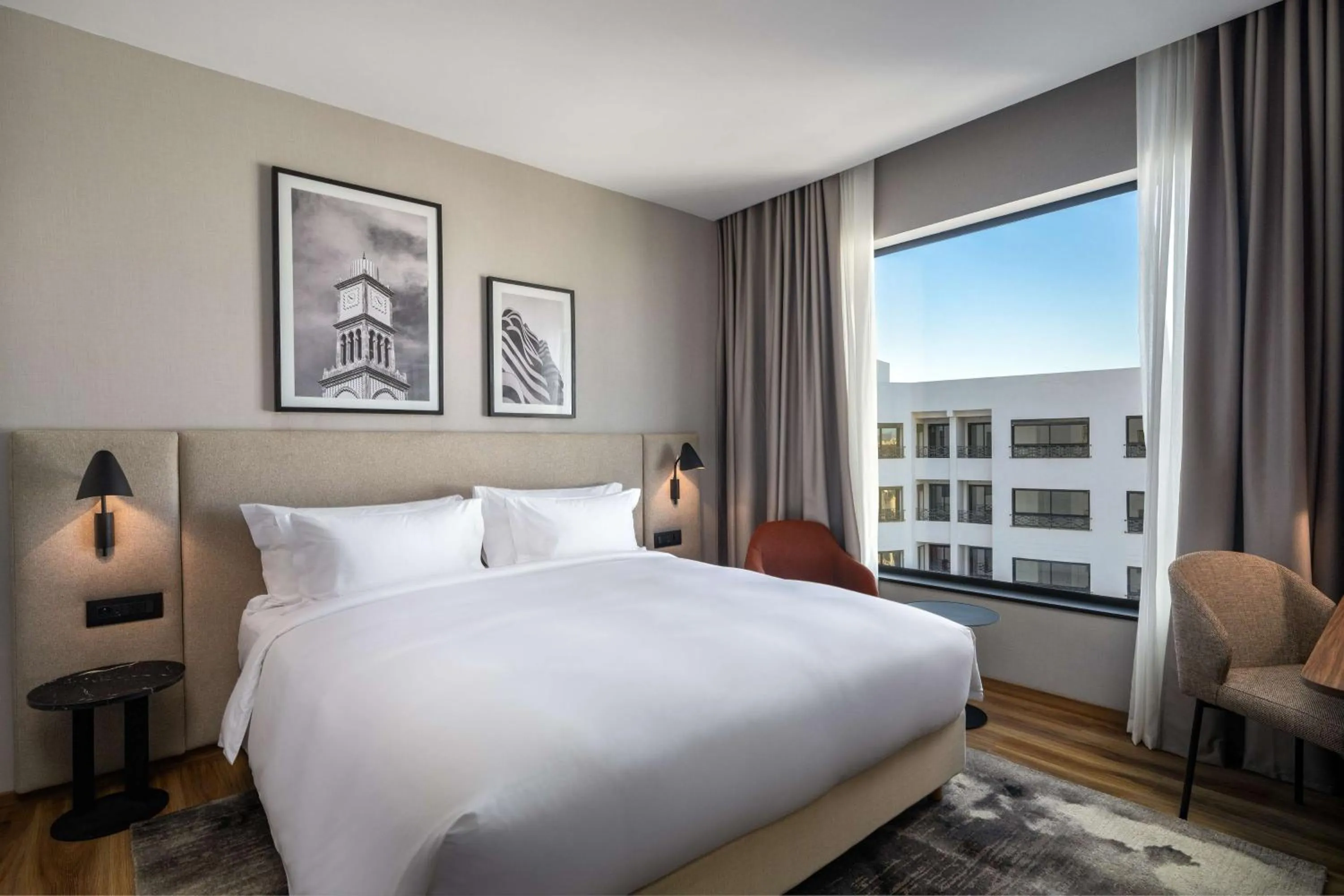 Bedroom, Bed in Radisson Hotel Casablanca Gauthier La Citadelle