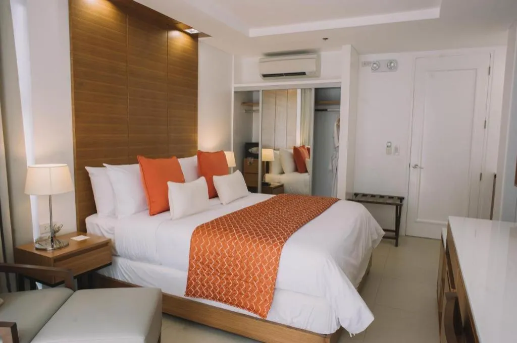 Bed in Pontefino Hotel and Residences