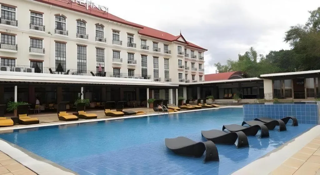 Pontefino Hotel and Residences