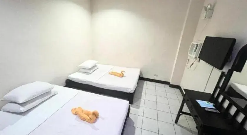 Bed in Boracay Travelodge Beach Resort Bed in Boracay Travelodge Beach Resort