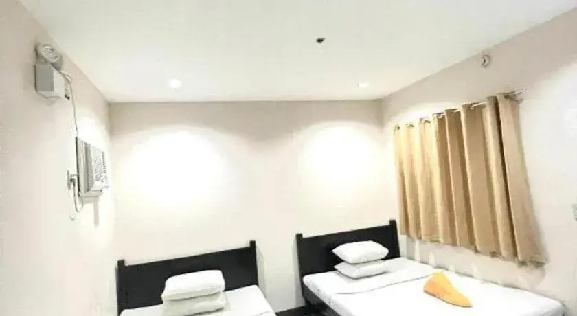 Bed in Boracay Travelodge Beach Resort Bed in Boracay Travelodge Beach Resort