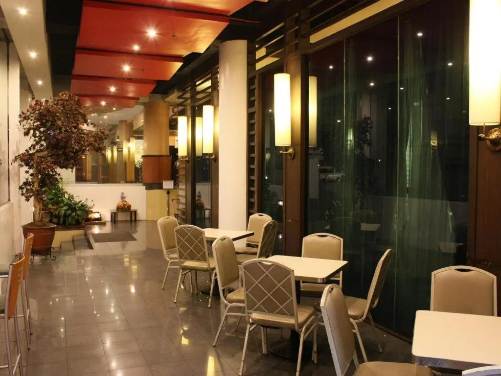 Hotel Supreme Convention Plaza