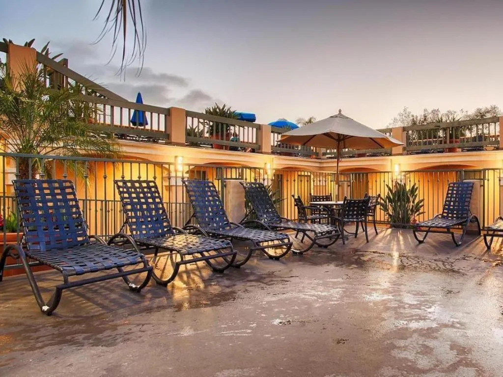 Laguna Brisas - A Beach Hotel