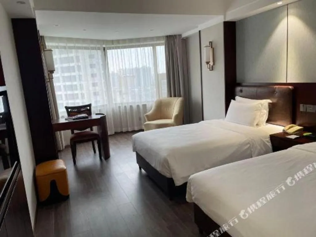 Bed in Xian Empress Hotel