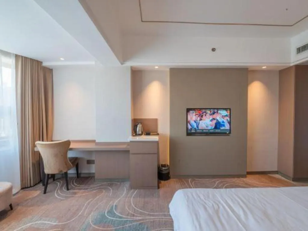 Bed in Xian Empress Hotel