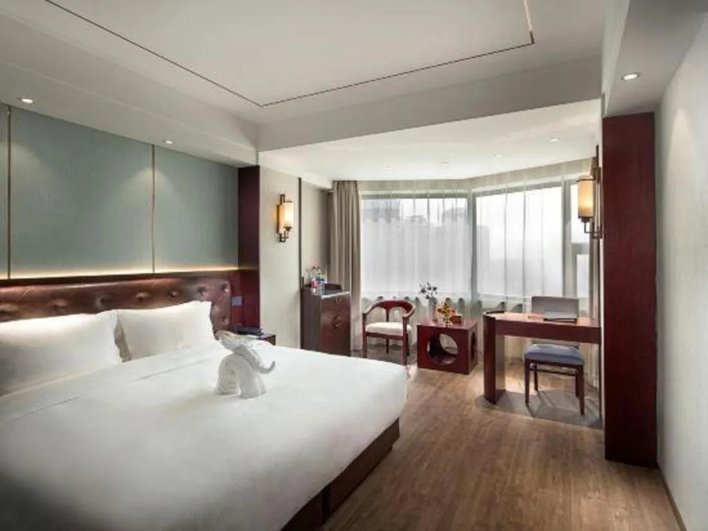 Bed in Xian Empress Hotel