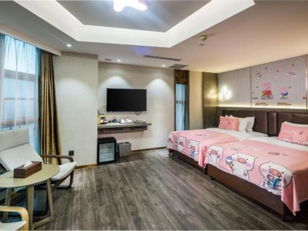 Bed in Xian Empress Hotel