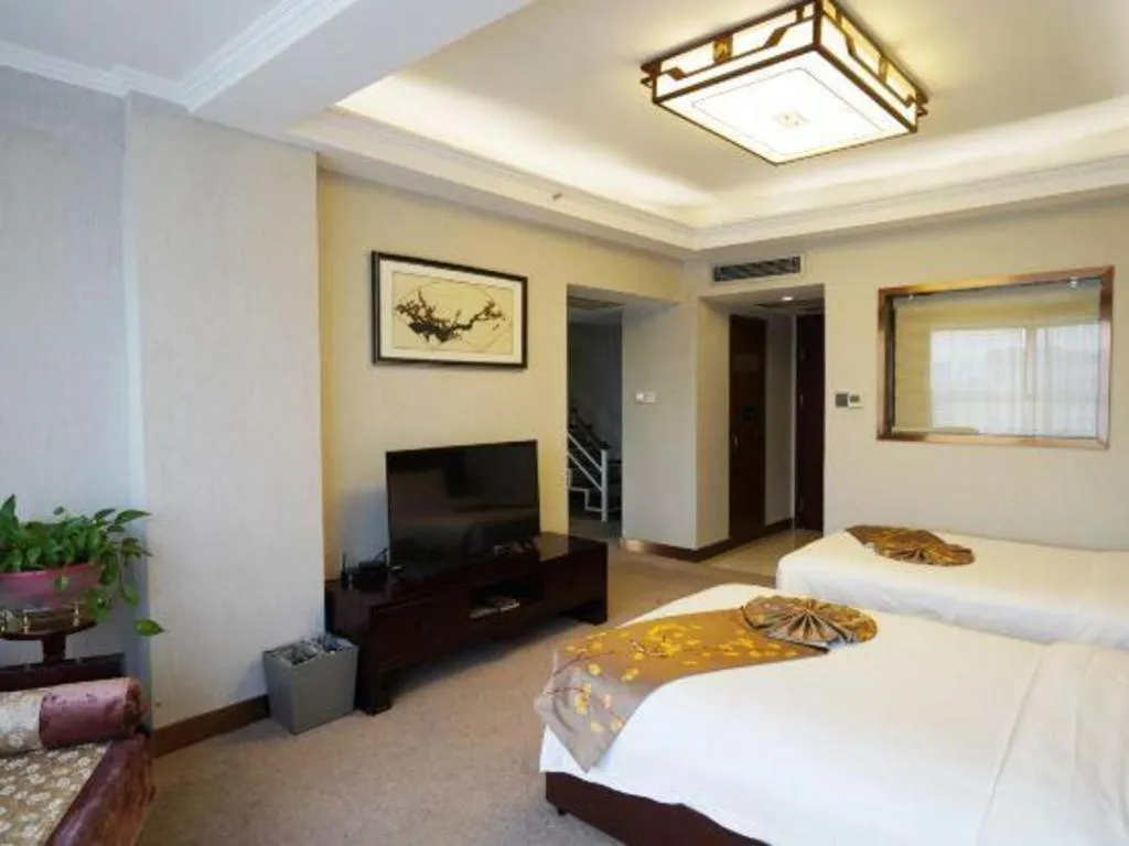 Bed in Xian Empress Hotel