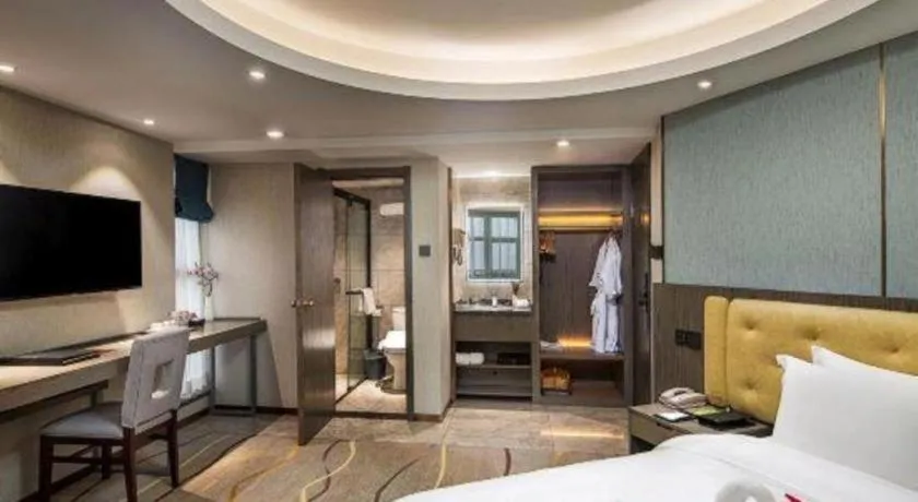 Bed in Xian Empress Hotel