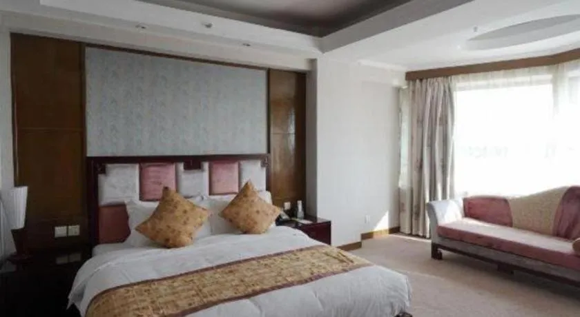 Bed in Xian Empress Hotel