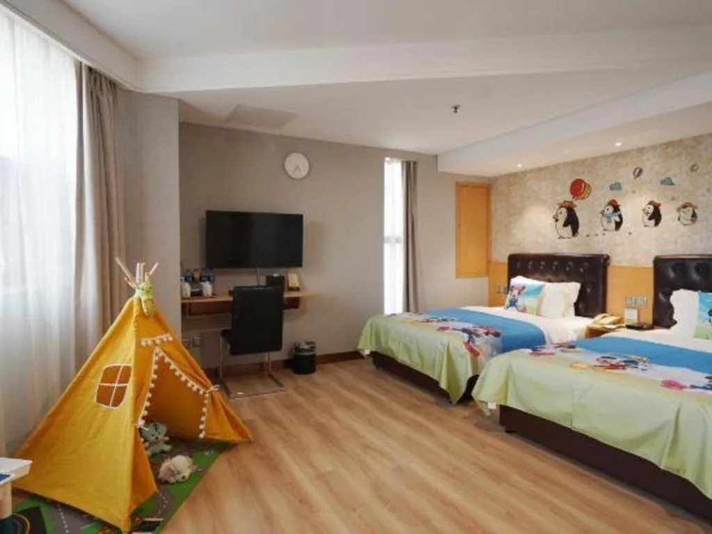 Bed in Xian Empress Hotel