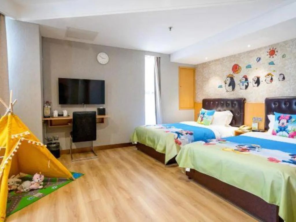 Bed in Xian Empress Hotel