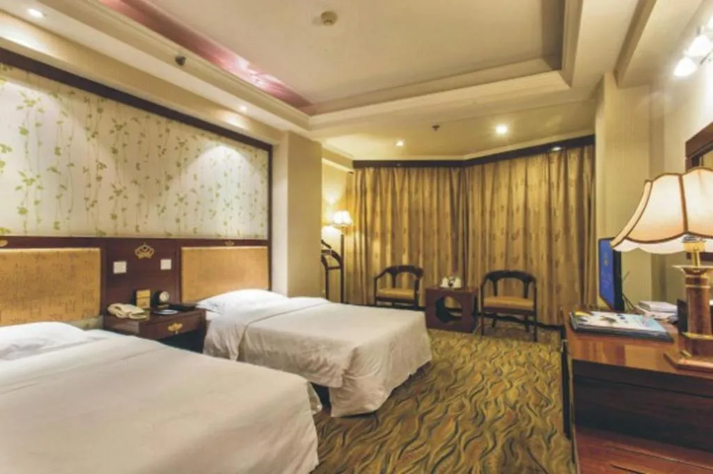 Bed in Xian Empress Hotel