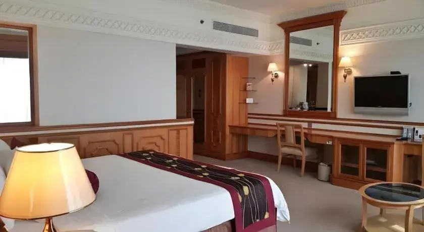 Bed in The Rizqun International Hotel Bed in The Rizqun International Hotel