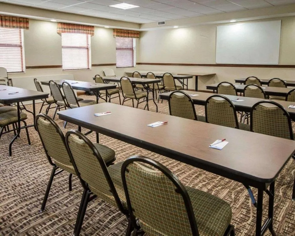 Quality Suites Jeffersonville - Louisville North