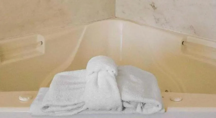 Quality Suites Jeffersonville - Louisville North