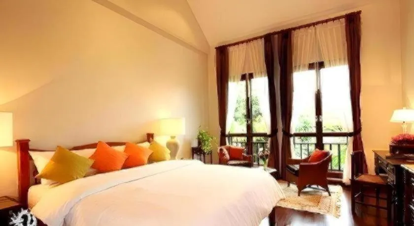 Bed in Baan Klang Wiang Hotel