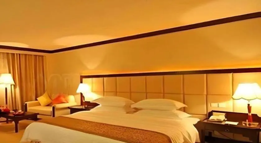 Bed in Fujian Galaxy Garden Hotel