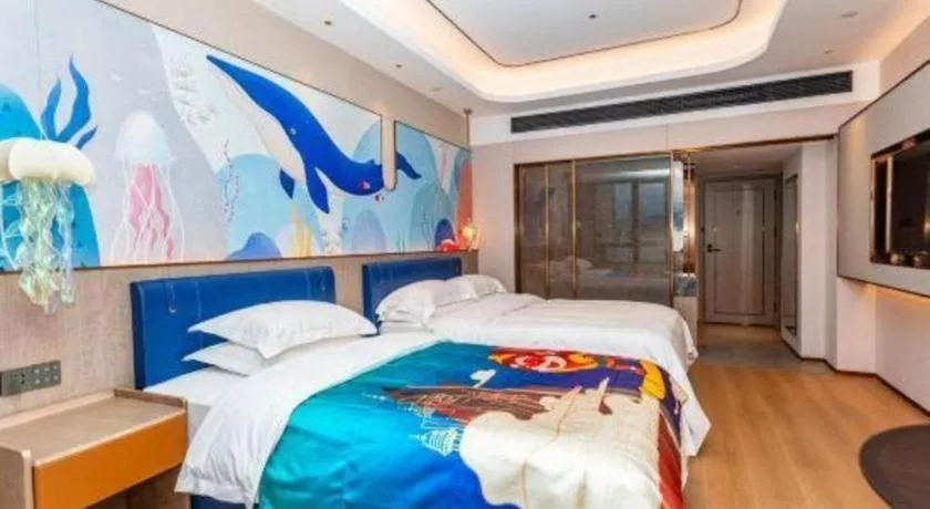 Bed in Fujian Galaxy Garden Hotel