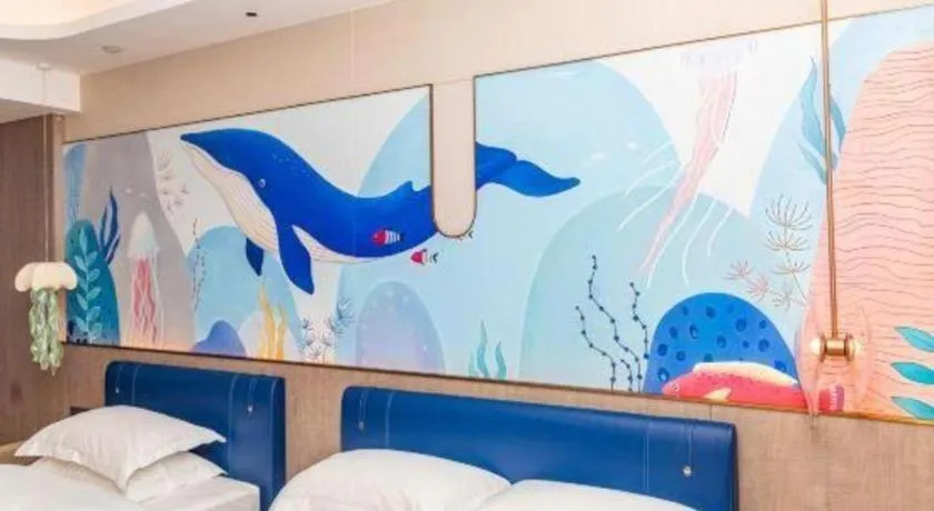 Bed in Fujian Galaxy Garden Hotel