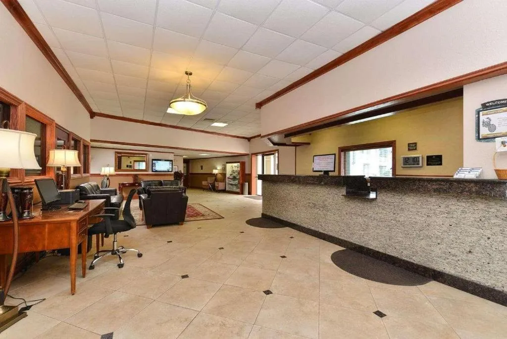 AmericInn by Wyndham La Crosse Riverfront-Conference Center