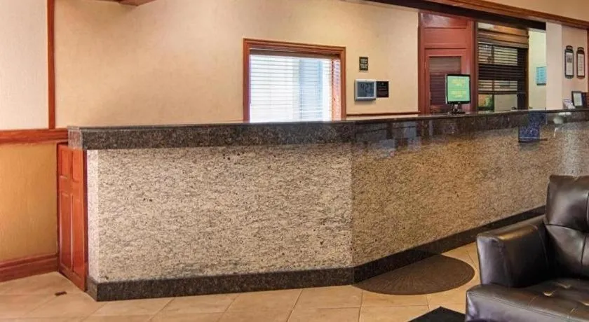 AmericInn by Wyndham La Crosse Riverfront-Conference Center