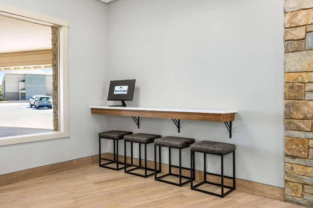 AmericInn by Wyndham La Crosse Riverfront-Conference Center