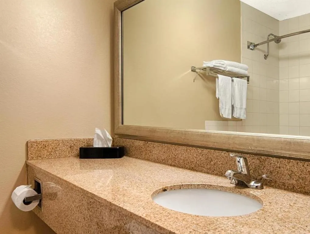 AmericInn by Wyndham La Crosse Riverfront-Conference Center