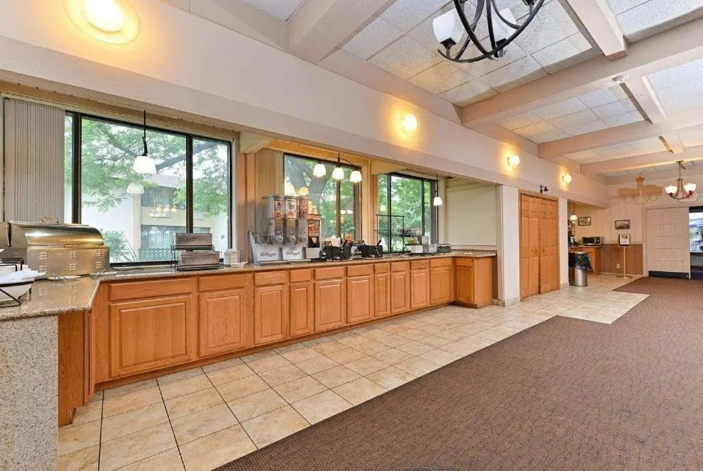 AmericInn by Wyndham La Crosse Riverfront-Conference Center