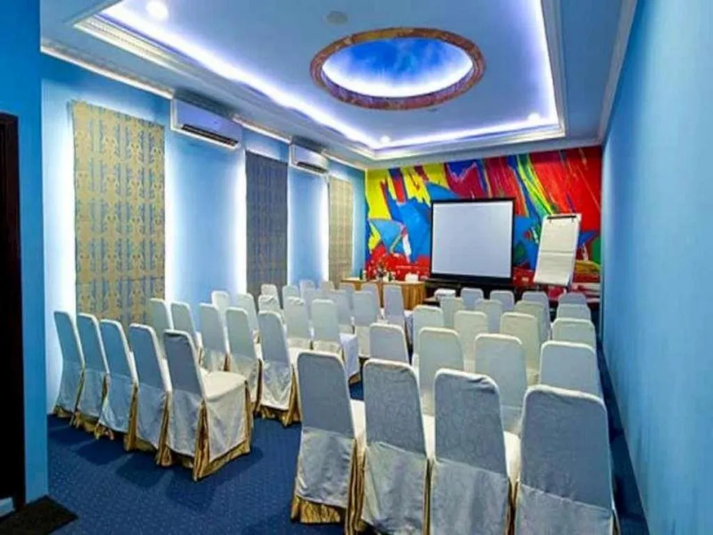 Amos Cozy Hotel Melawai