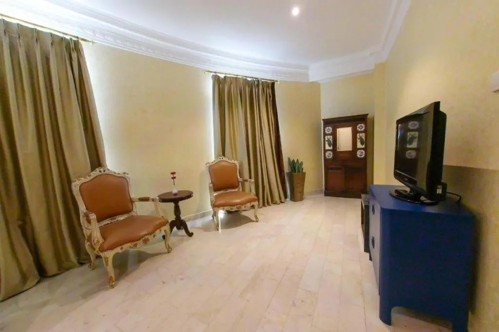 Amos Cozy Hotel Melawai