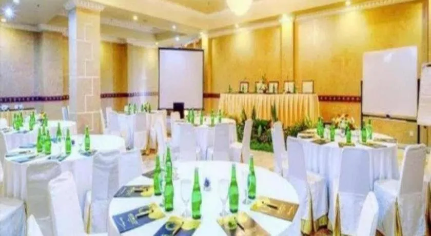 Amos Cozy Hotel Melawai