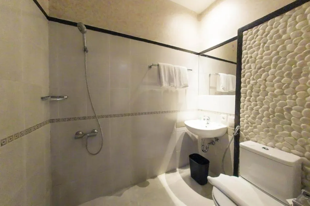 Amos Cozy Hotel Melawai