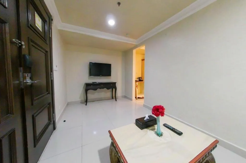 Amos Cozy Hotel Melawai