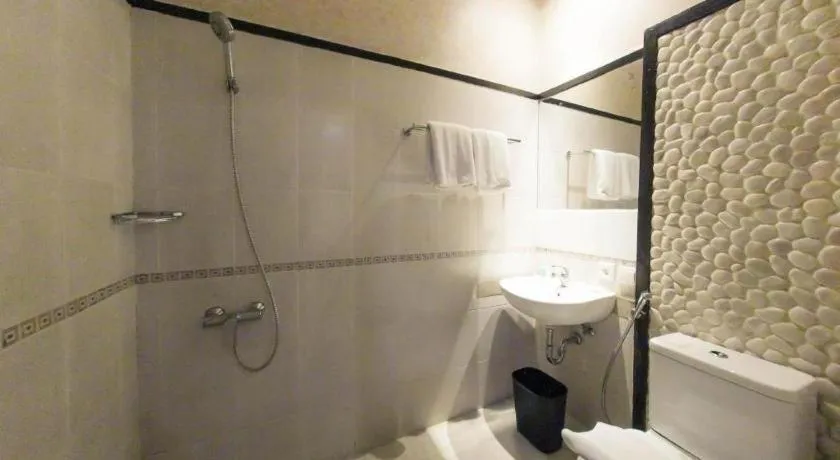 Amos Cozy Hotel Melawai