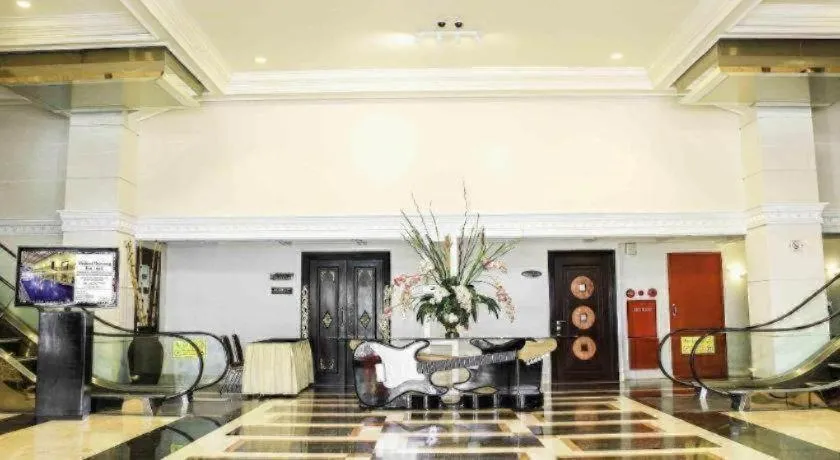 Amos Cozy Hotel Melawai