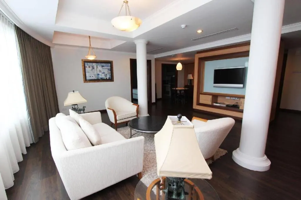 Plaza Sutera Biru Hotel