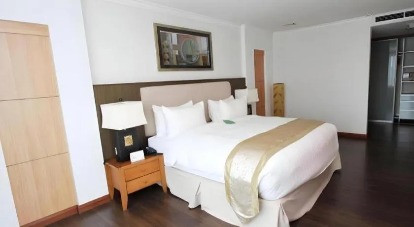 Bed in Plaza Sutera Biru Hotel